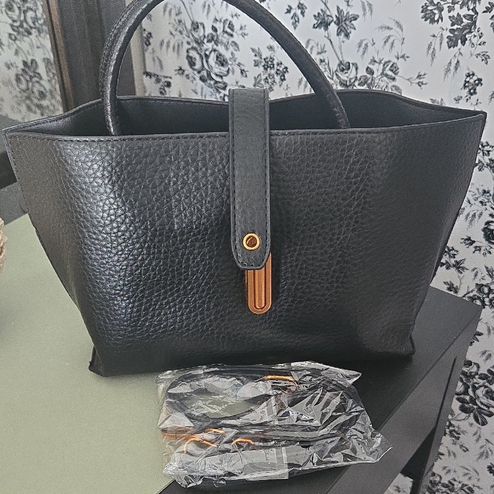 Elegant Black Leather Tote Bag